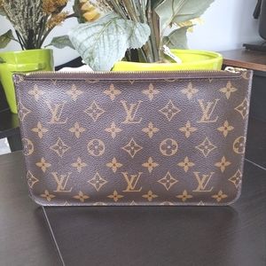 Louis Vuitton Neverfull Pochette Pouch Mimosa Yellow Interior